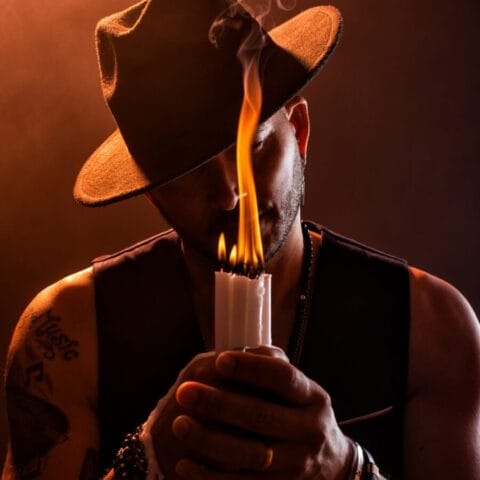 Carátula del álbum de Max Max, A Media Luz